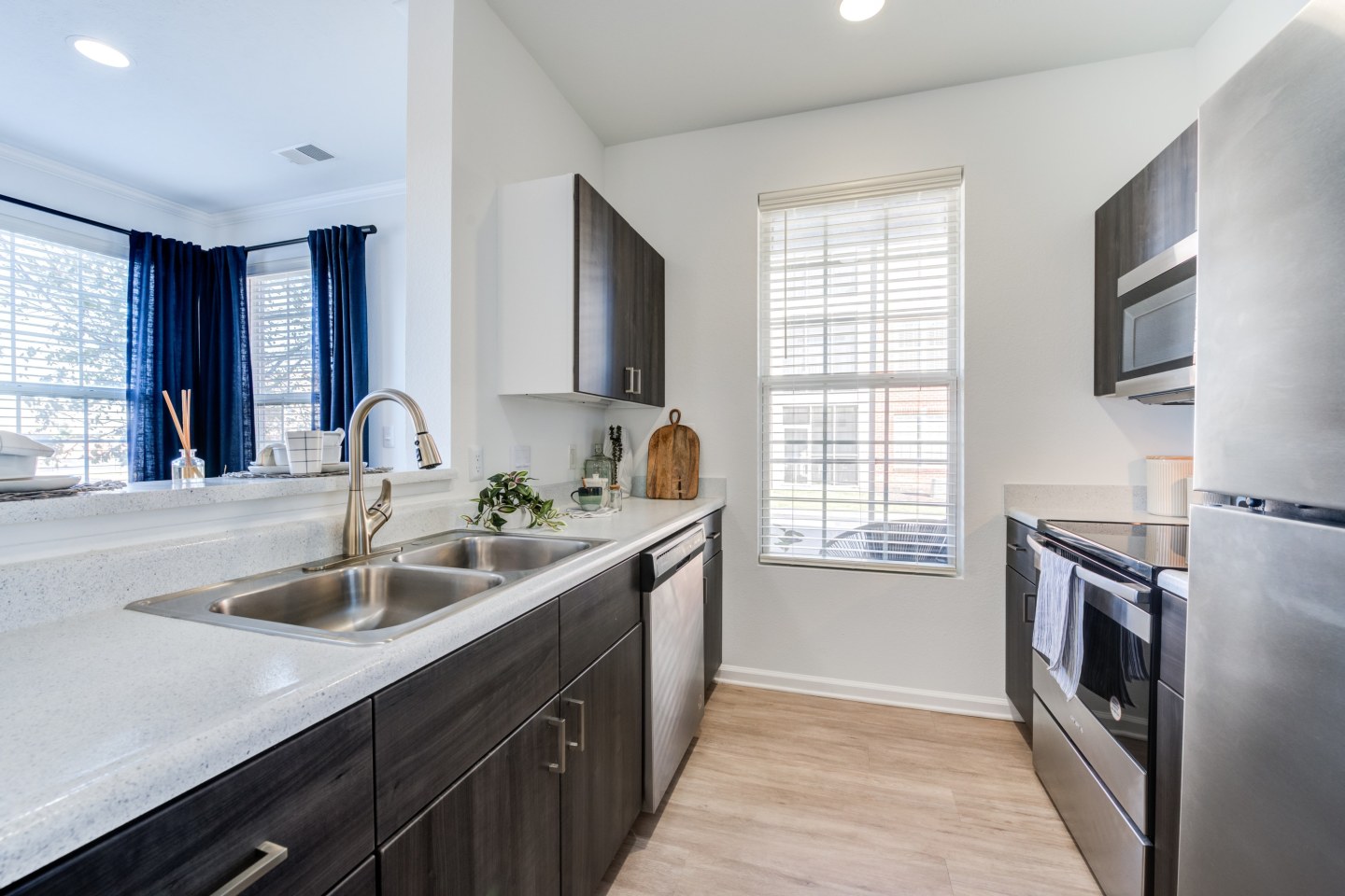 Bayview Club Apartments Image 3