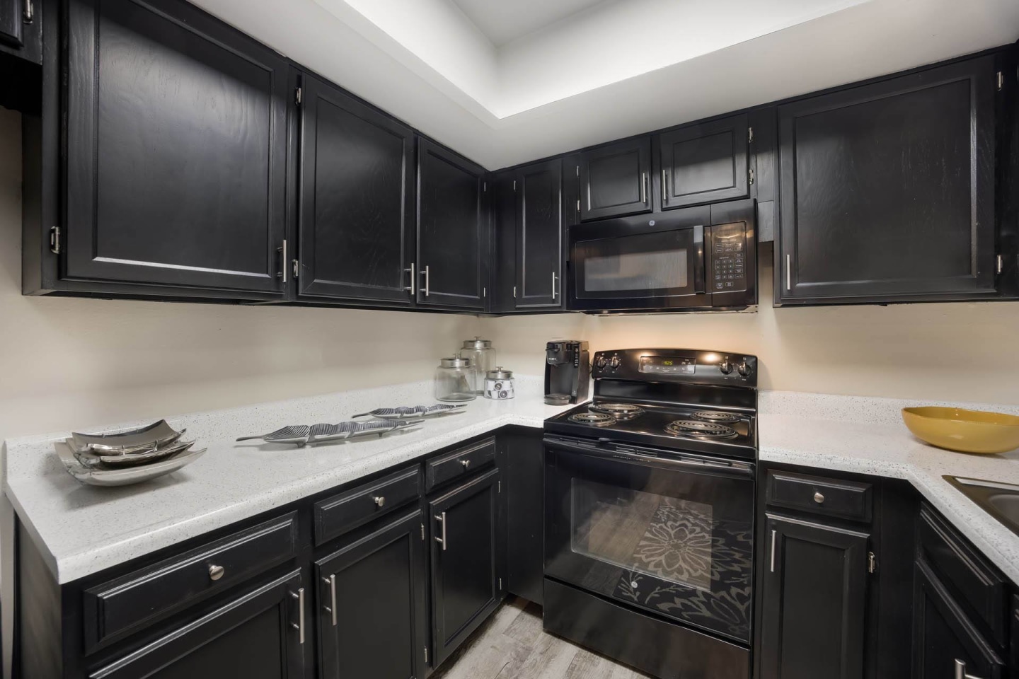 Woodland Hills Apartments Image 10