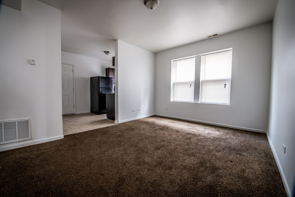 1101 N LeClaire Ave Image 8