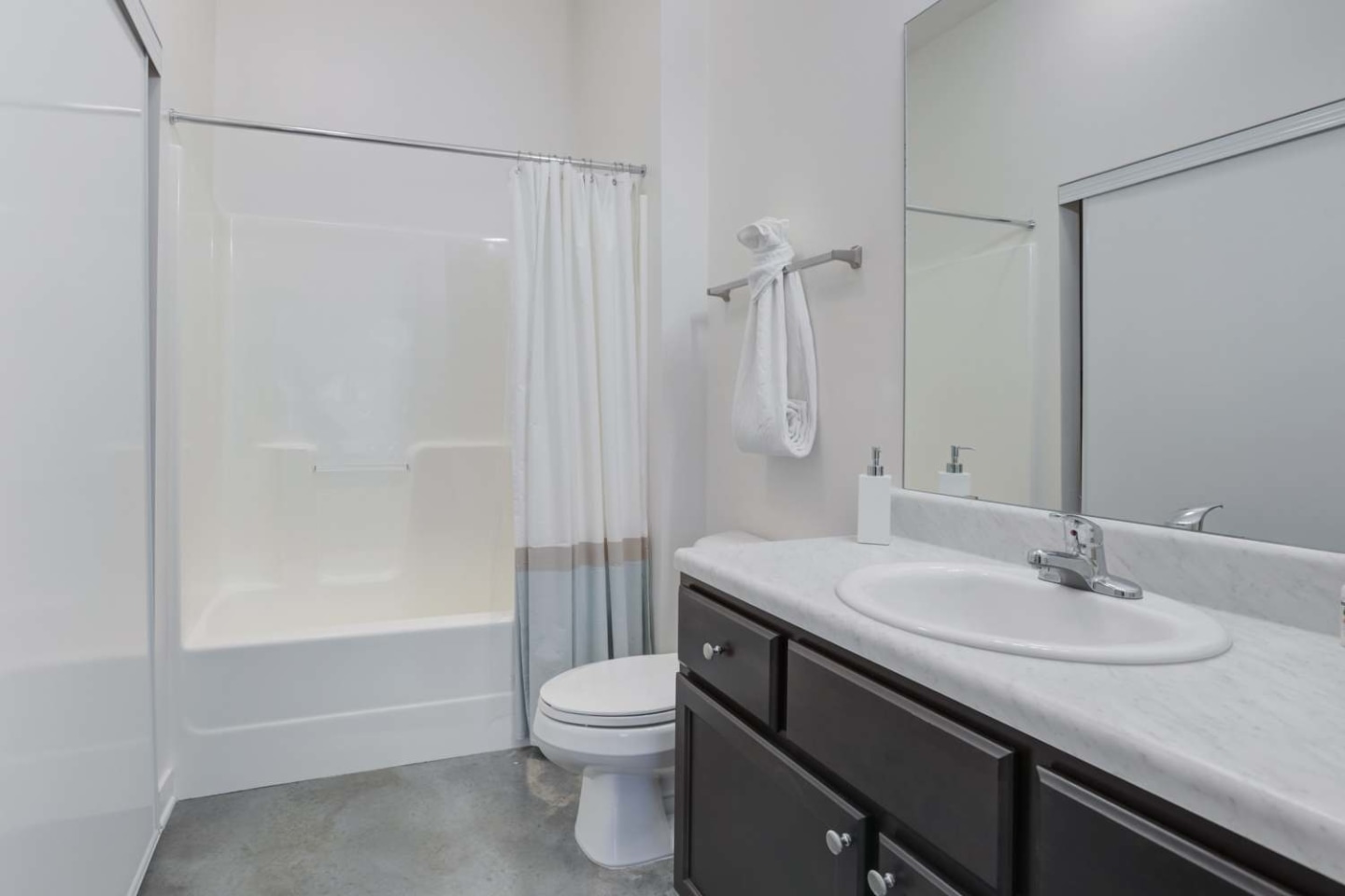 Canalside Lofts Image 8