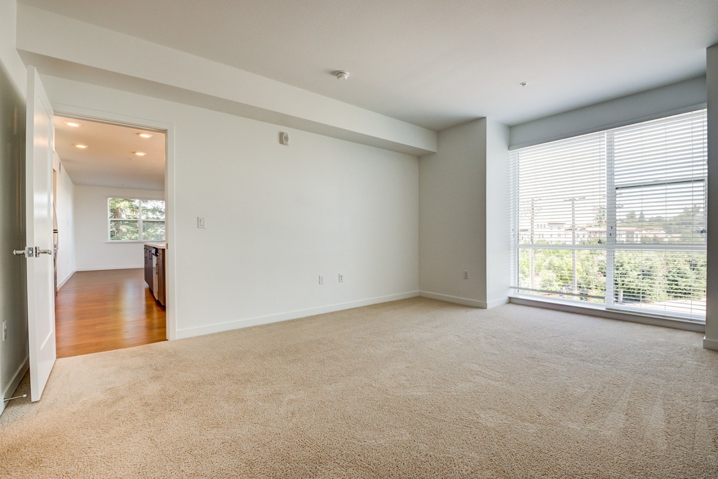 6tenEast Image 38
