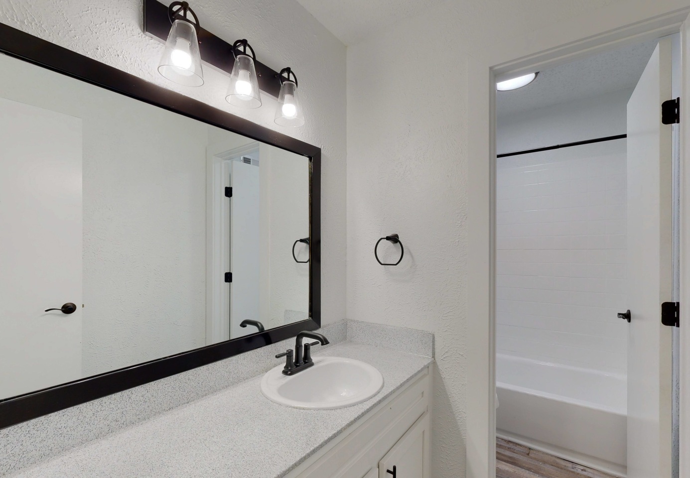 Regency Apartments Image 13