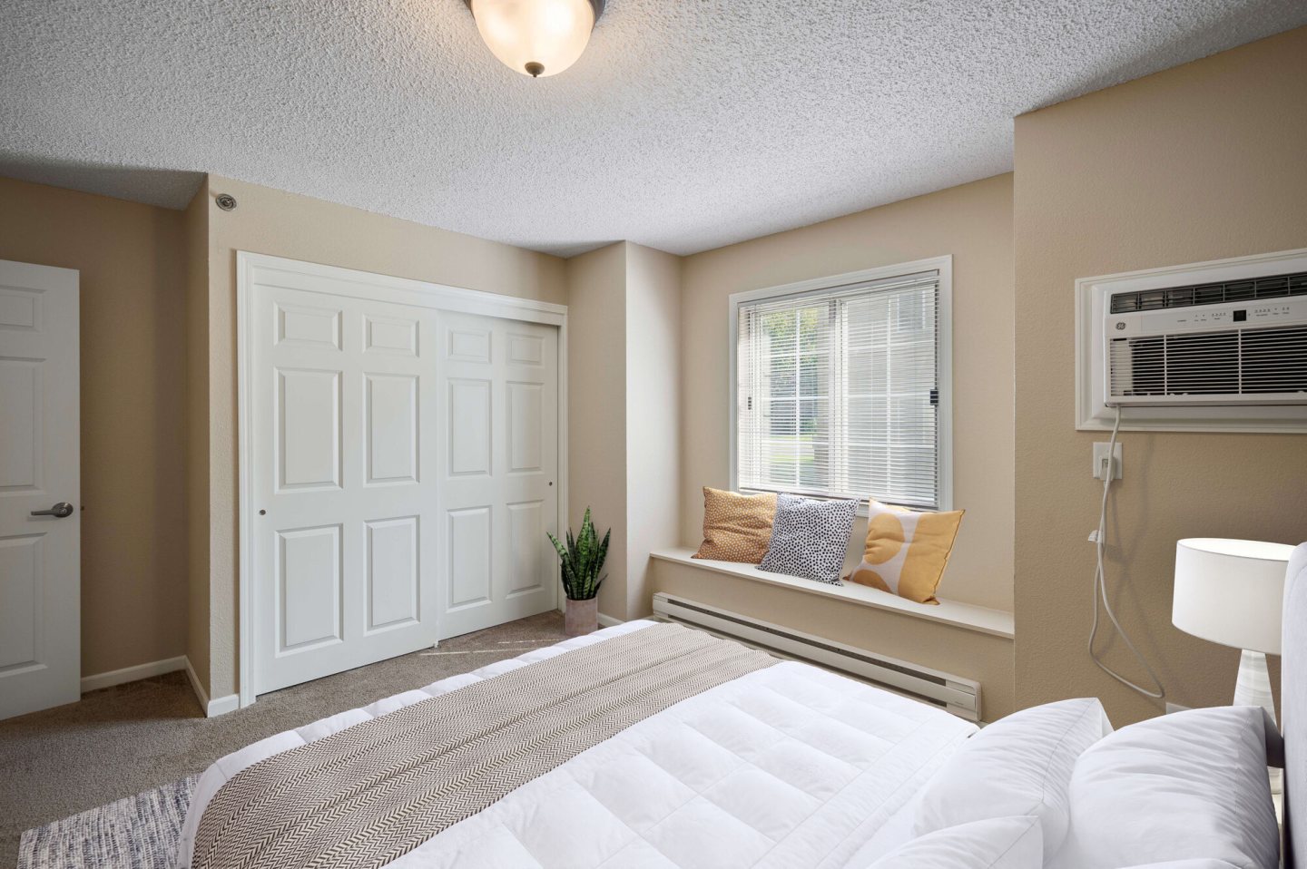 Somerset Oaks Apartments and Townhomes Image 10