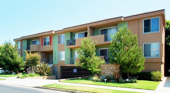 3130 Bagley Ave Image 1