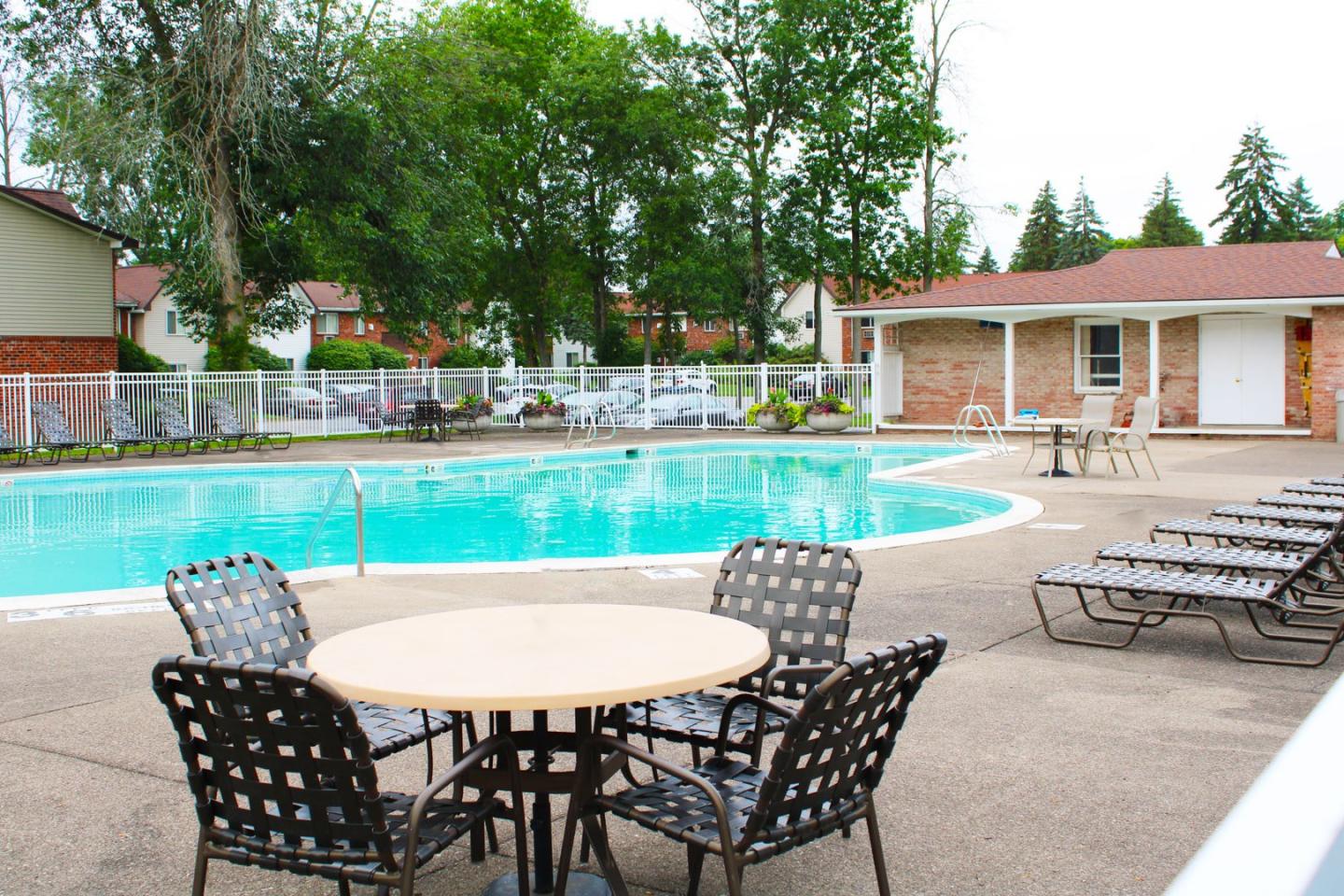 Highview Manor Apartments Image 37