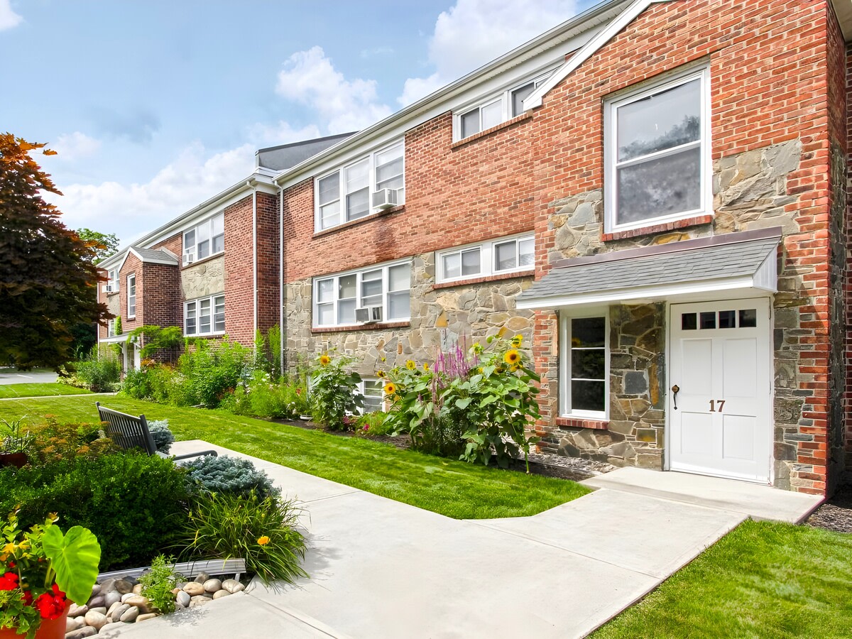 Menands Gardens Image 1