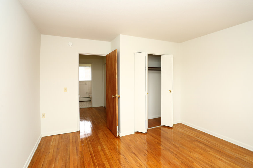 Willowcrest Apartments Image 12