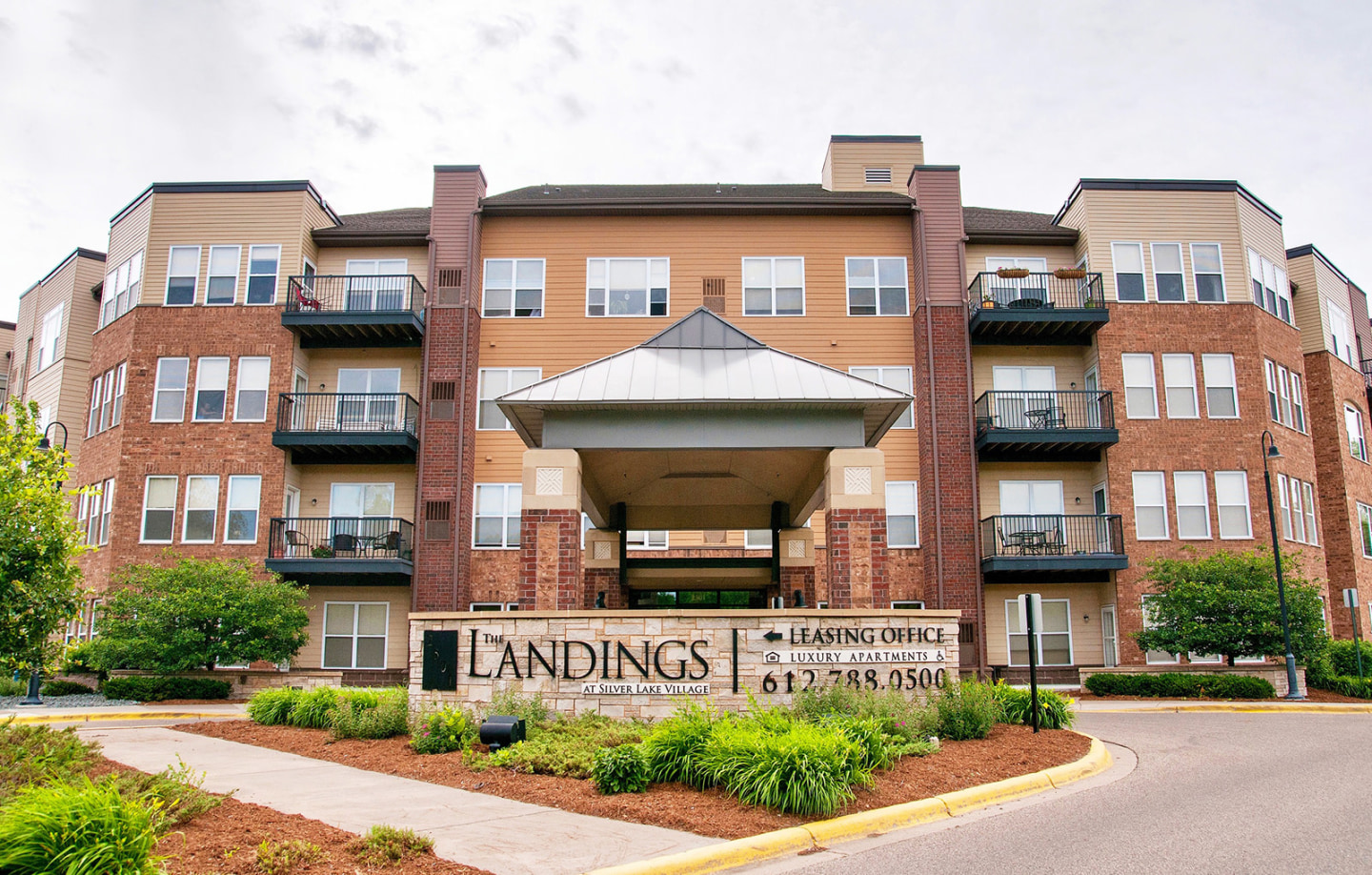 The Landings at Silver Lake Village Image 43