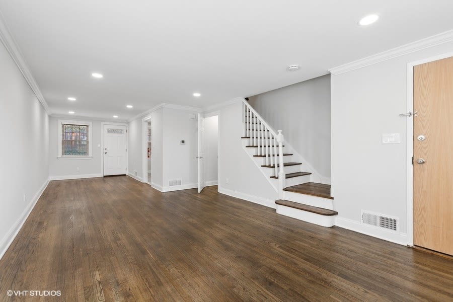Spring Hill Apartments Image 7