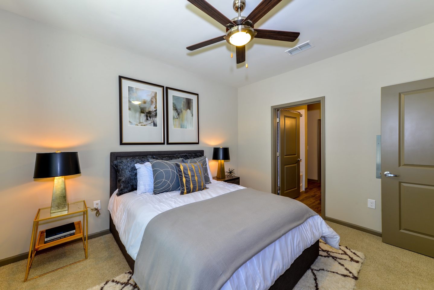 1760 Apartment Homes Image 15