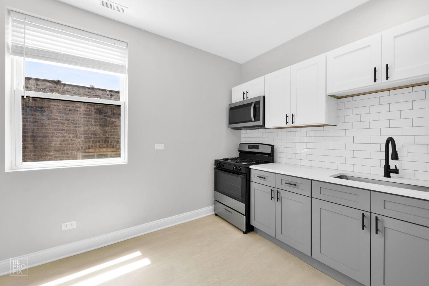 310 N Menard Image 11
