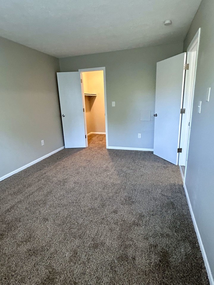 Village Apartments of Summitville Image 7