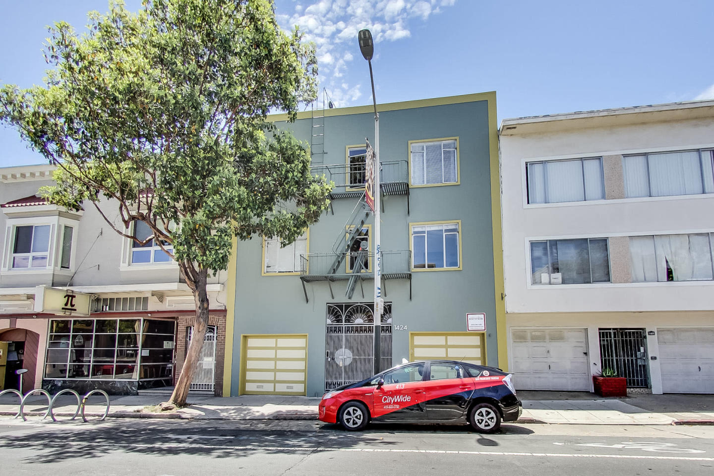 1424 VALENCIA Apartments Image 12