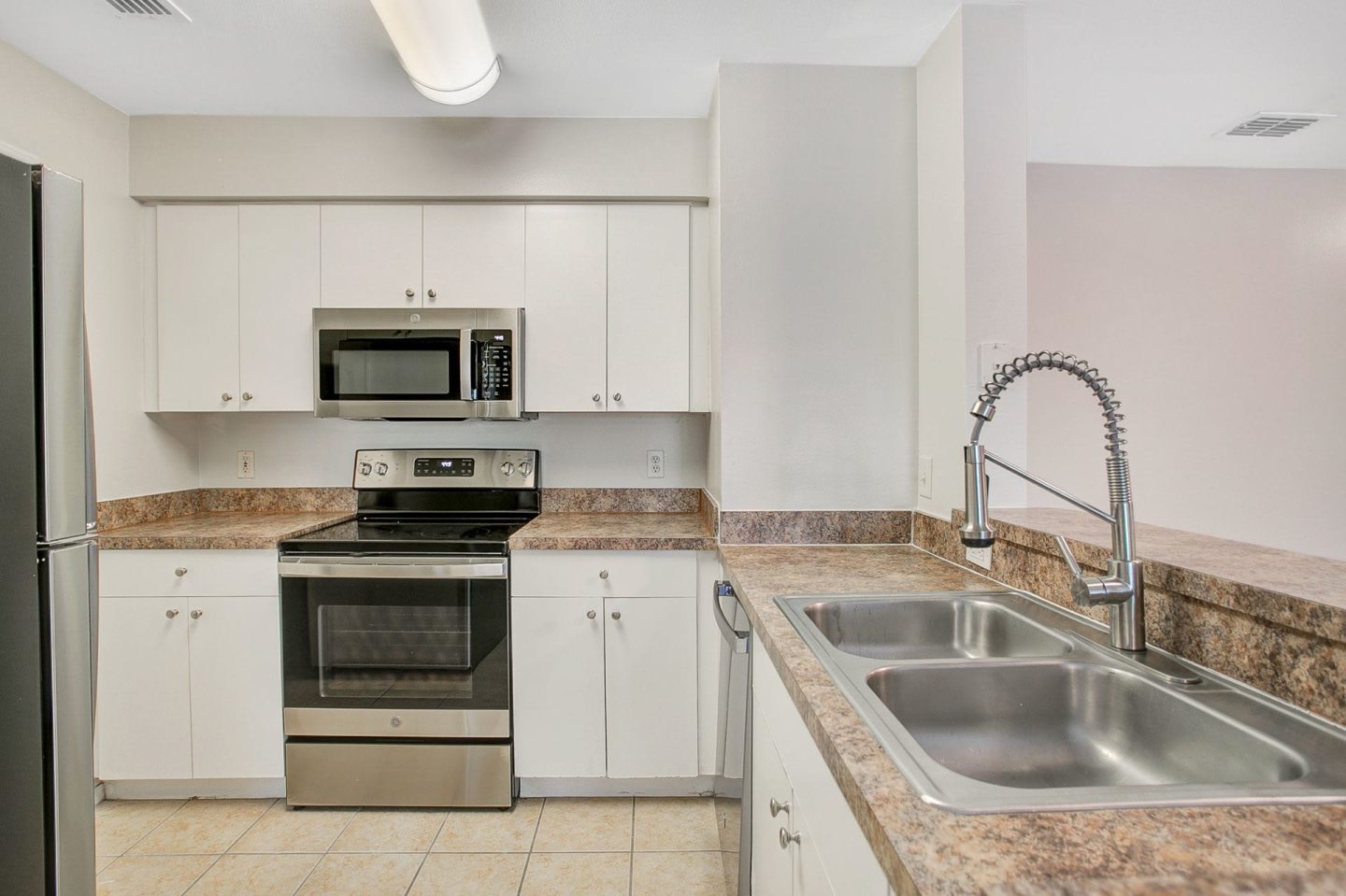 Fountain Place Apartments Image 3