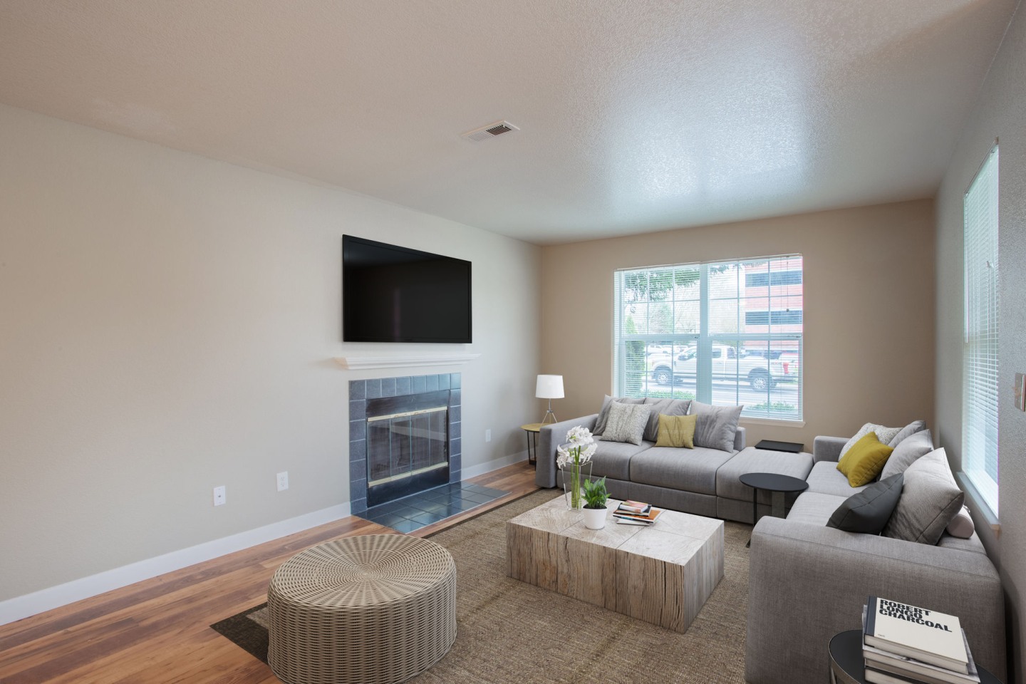 Larkspur Place Image 13