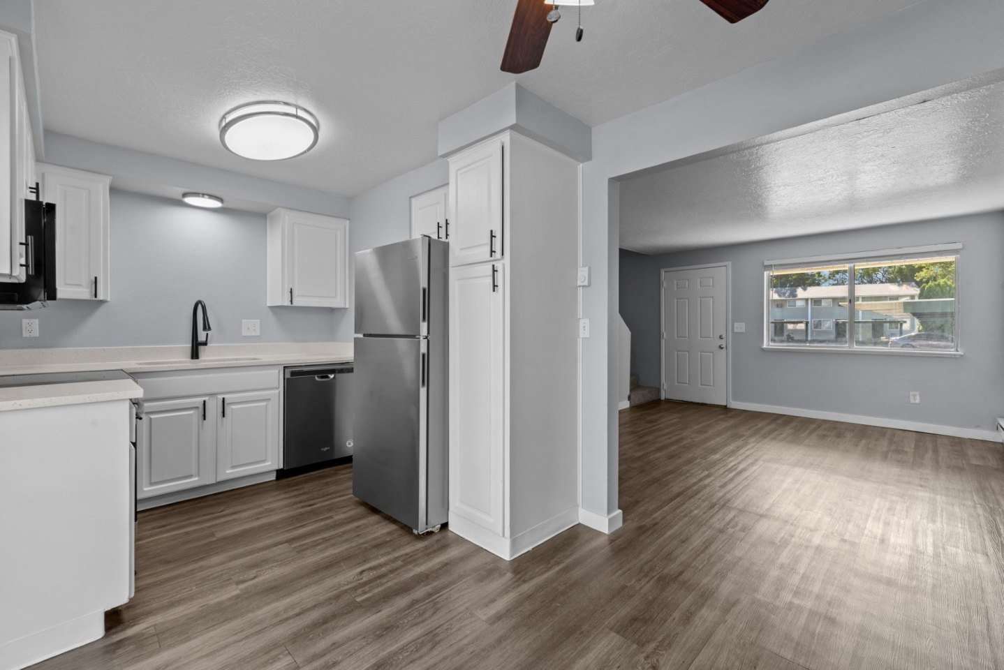 Sugar Pine Townhomes Apartments Image 2