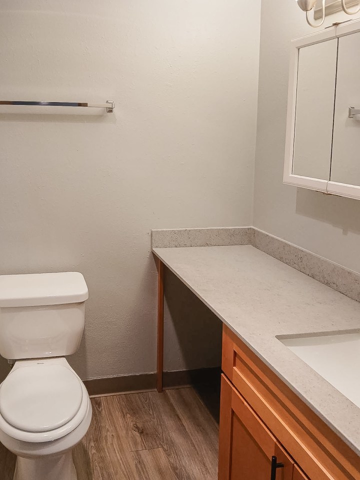Phoenix Court Apartments Image 10
