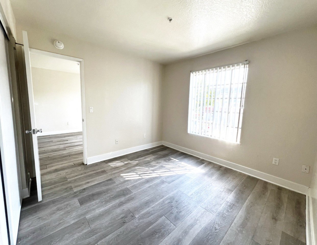 Park Tower Apartments Image 13