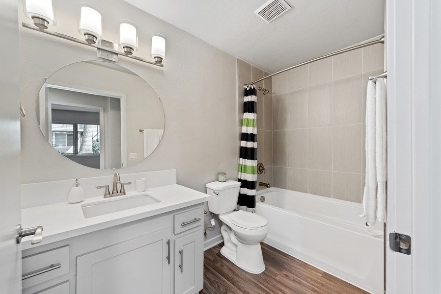 Pointe Luxe Apartment Homes Image 8