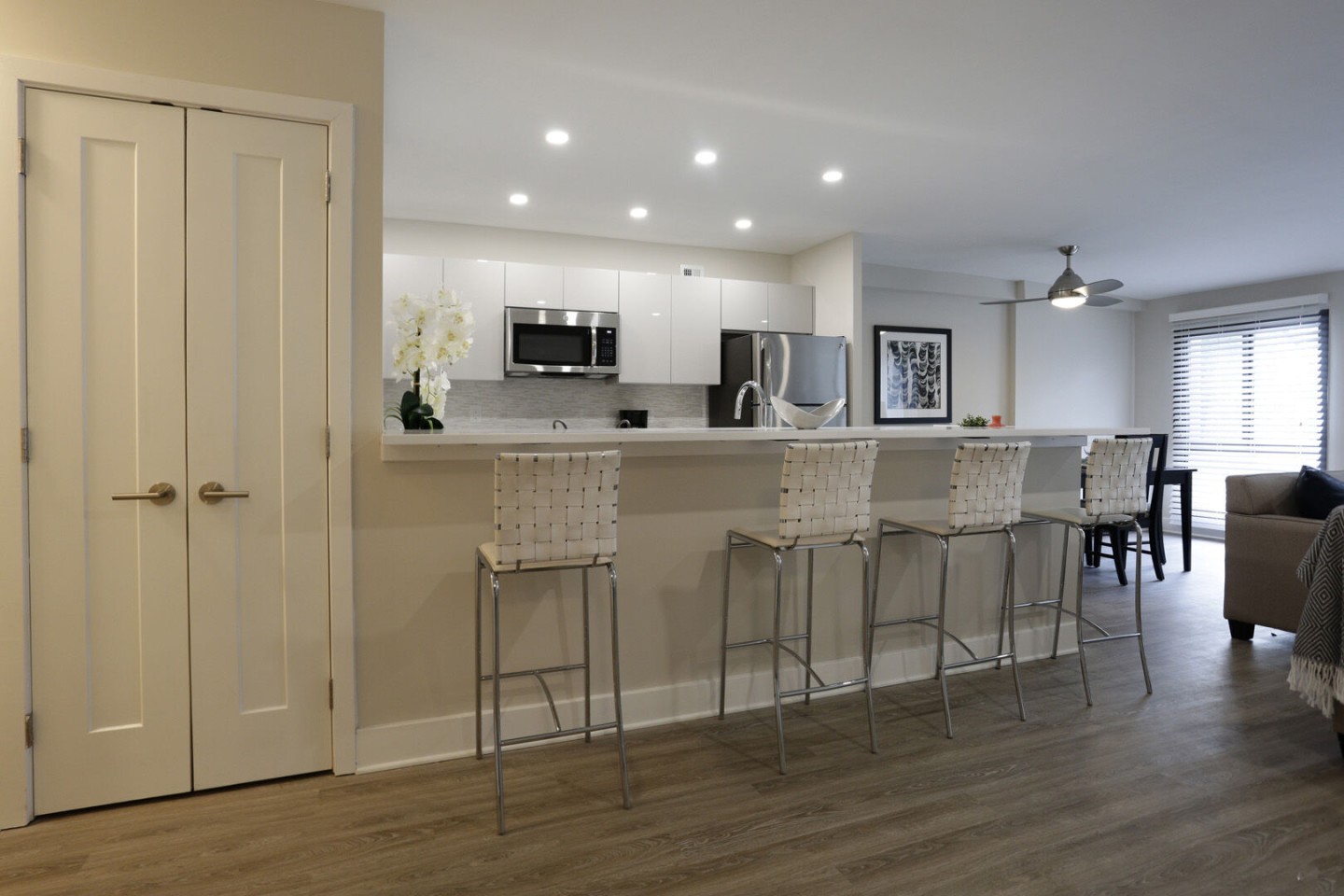 Regency Towers Image 14