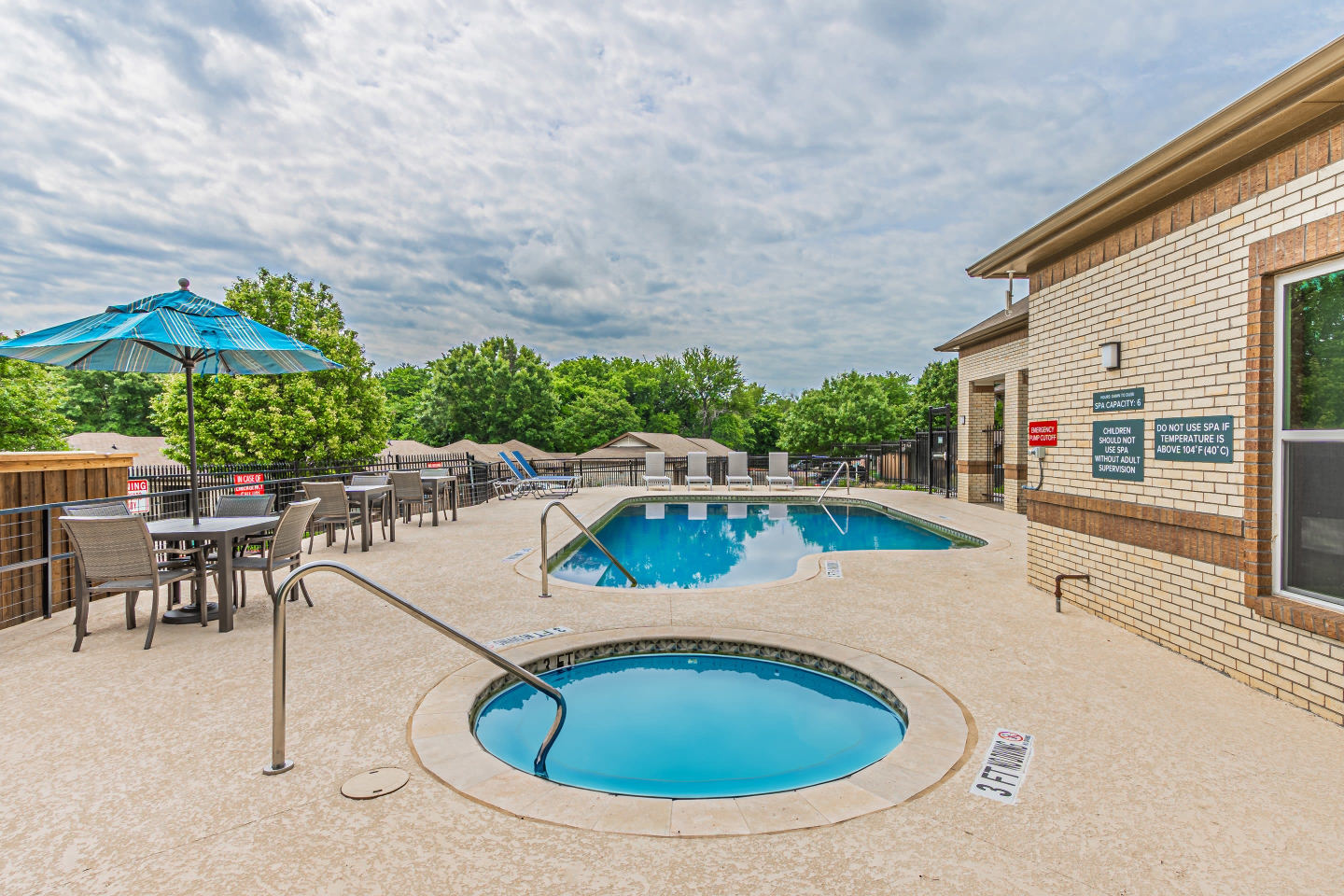 Park Manor 55+ Apartments Image 15
