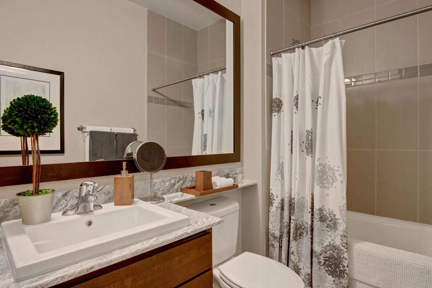 4800 Excelsior Image 6
