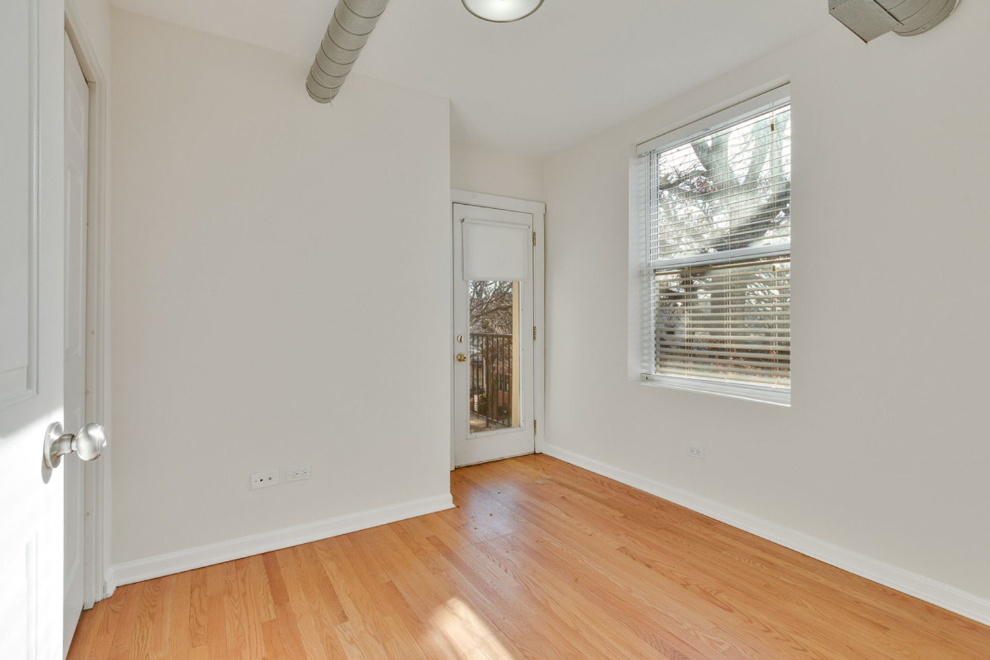 2520 W Leland Image 8
