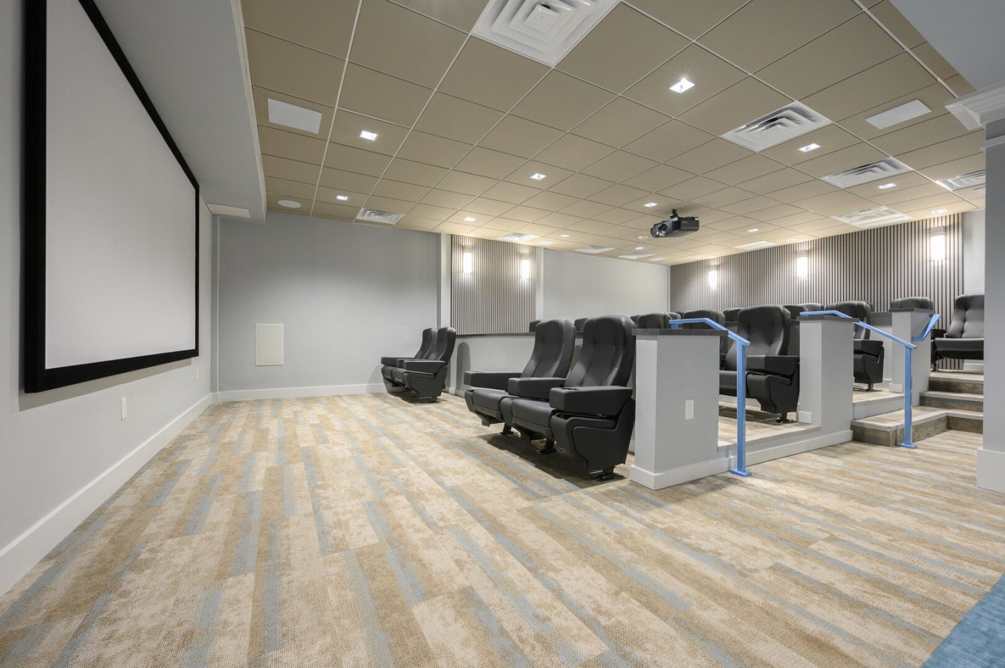 Regency Towers Image 40