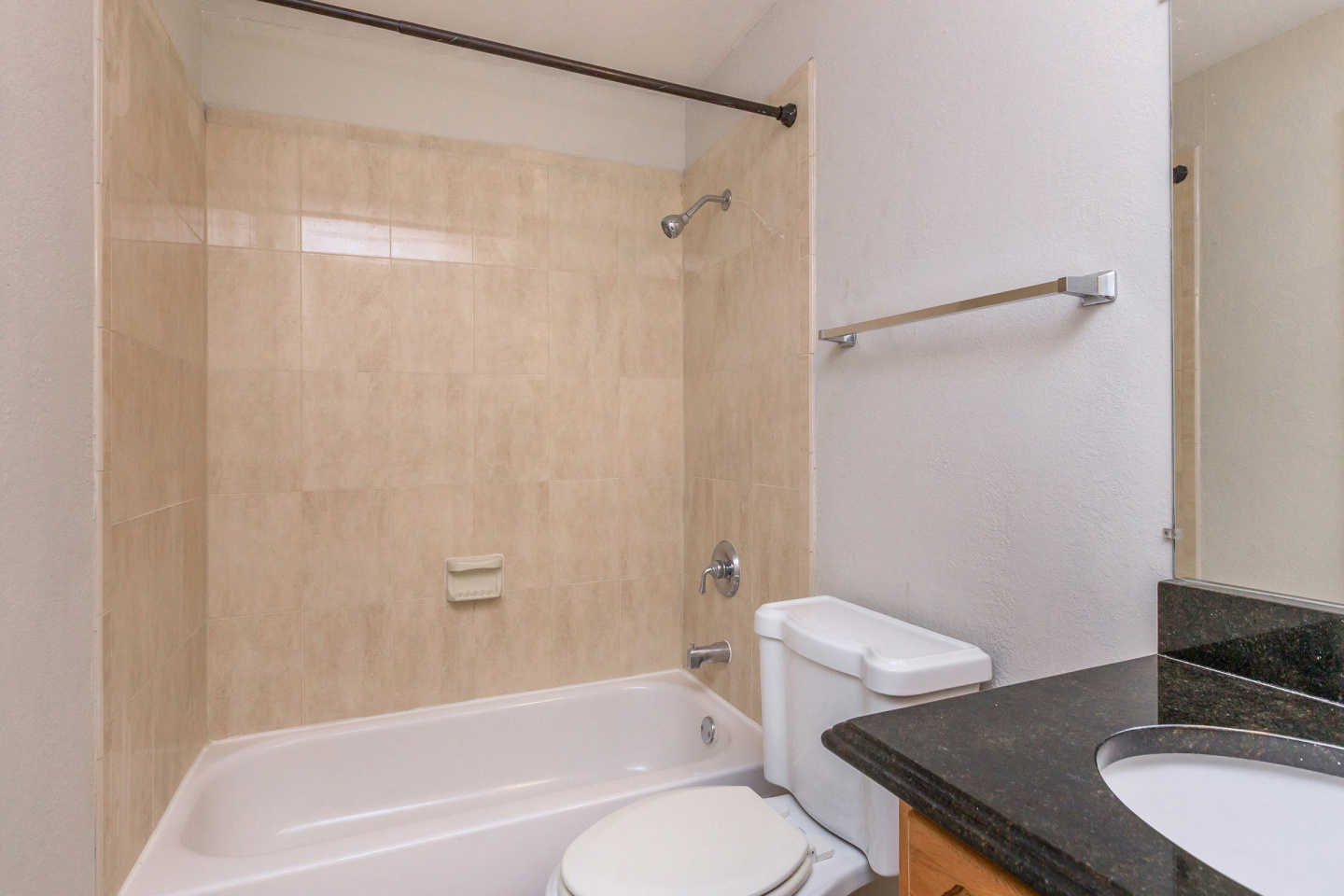 Regency Gardens Condos Image 12