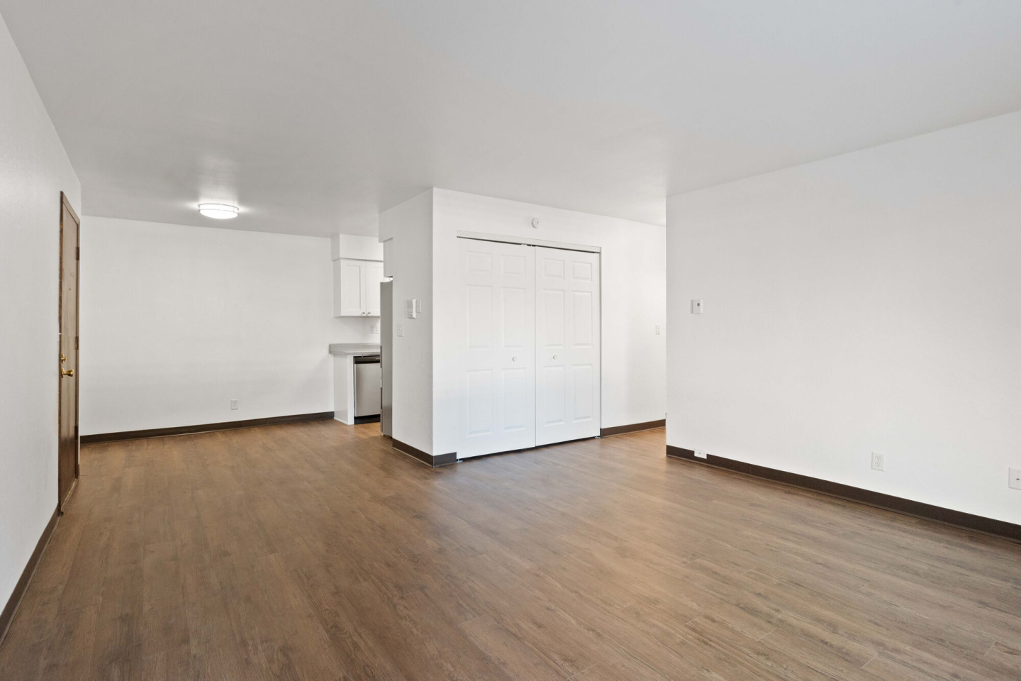 Hillcrest Apartments Image 5