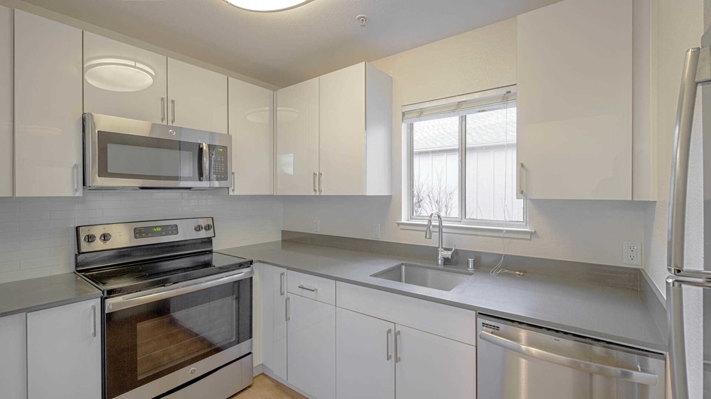 Riva Terra Apartments at Redwood Shores Image 25