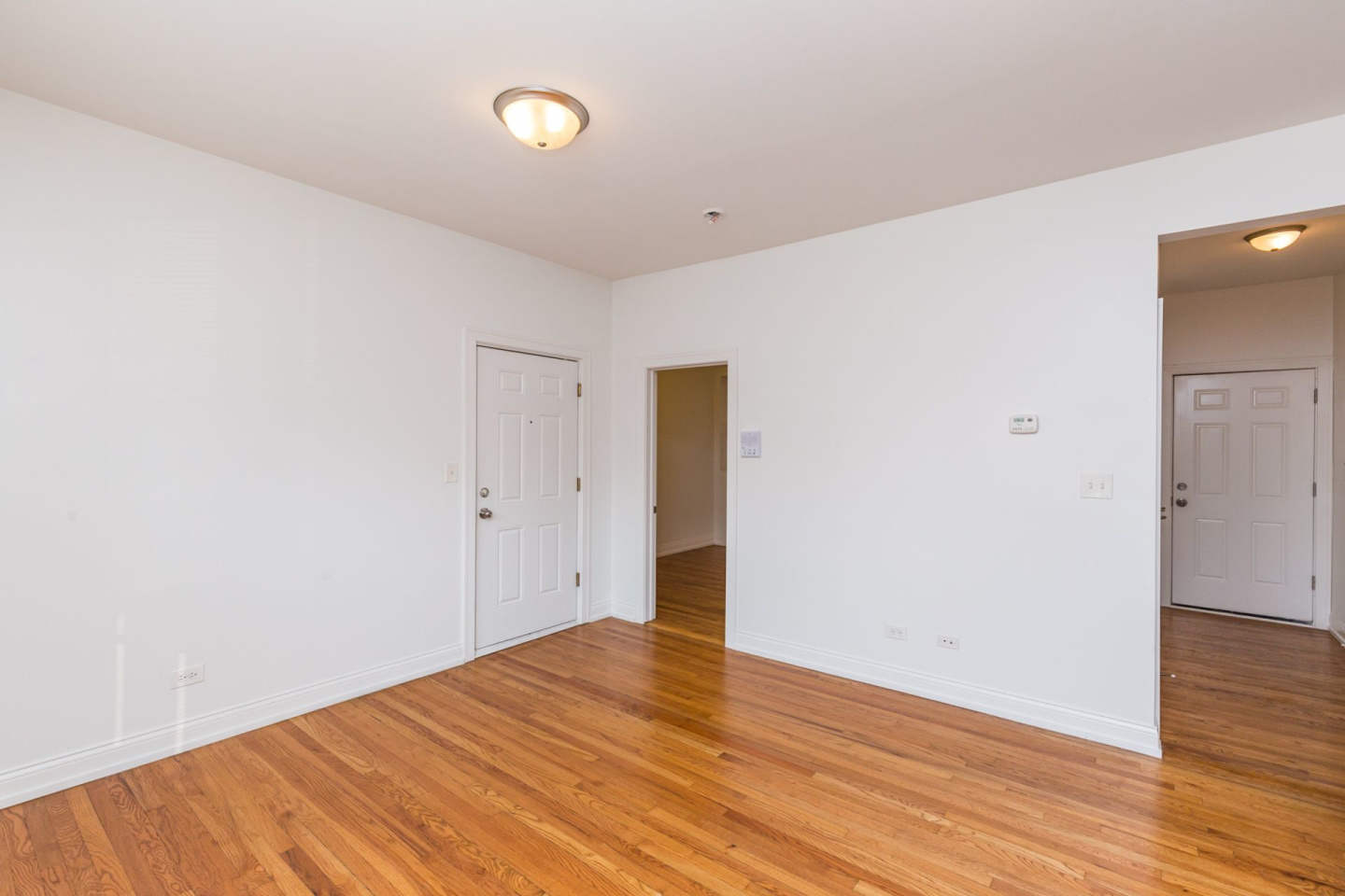 4050-4060 N Milwaukee Image 3