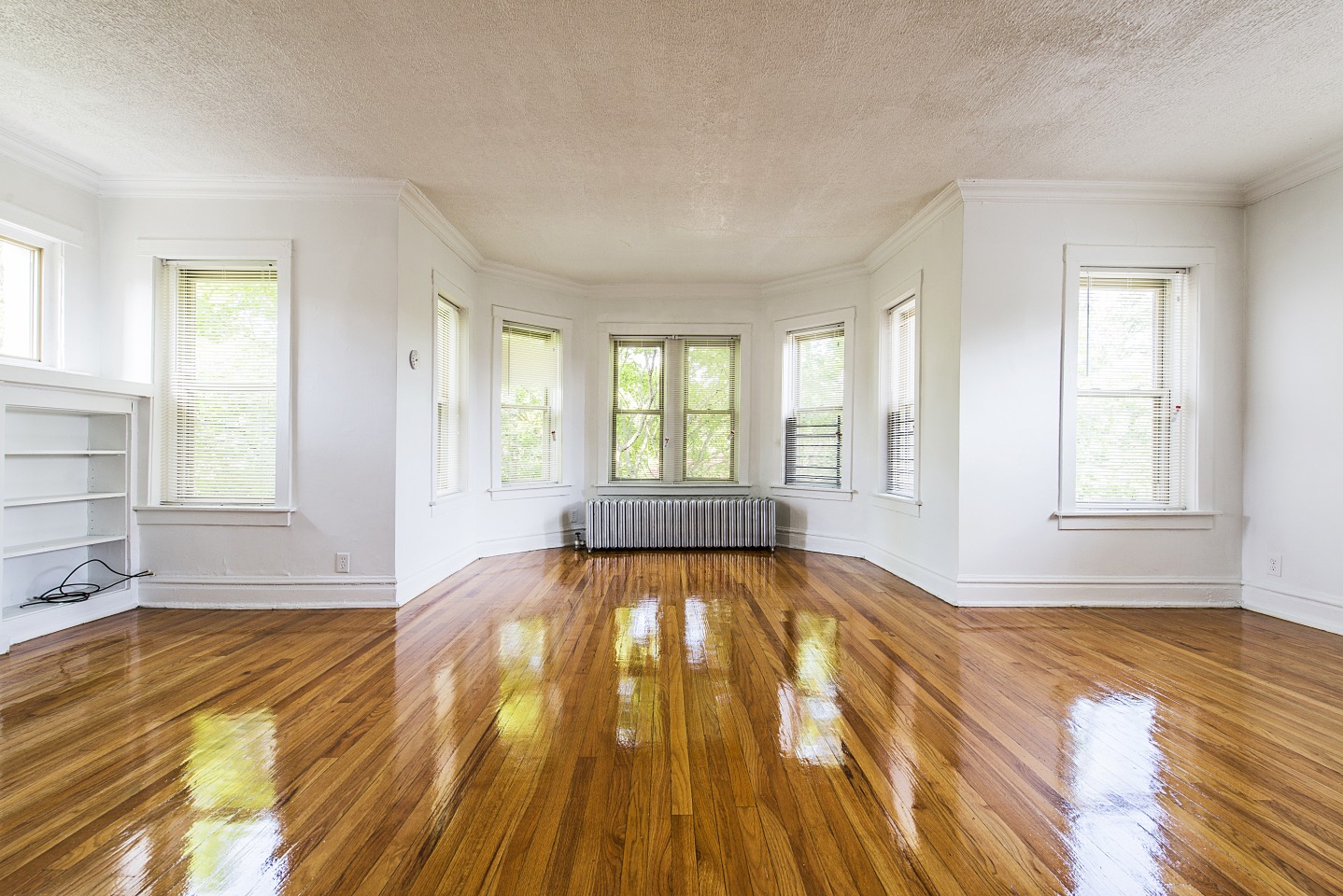 647 N Mayfield Ave Image 10