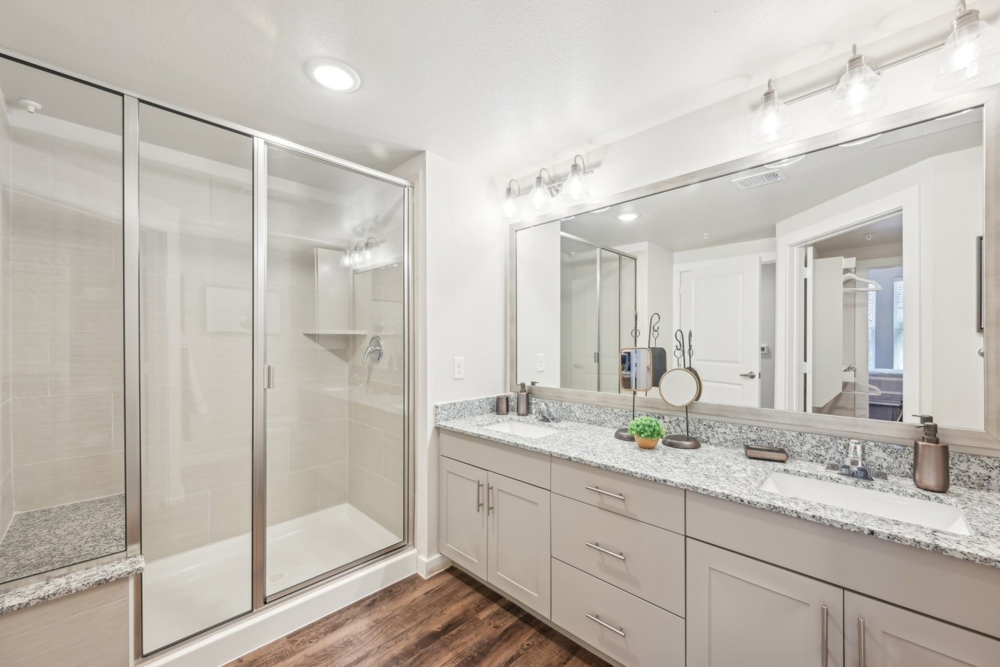 Luxia Rockwall Downes Image 19