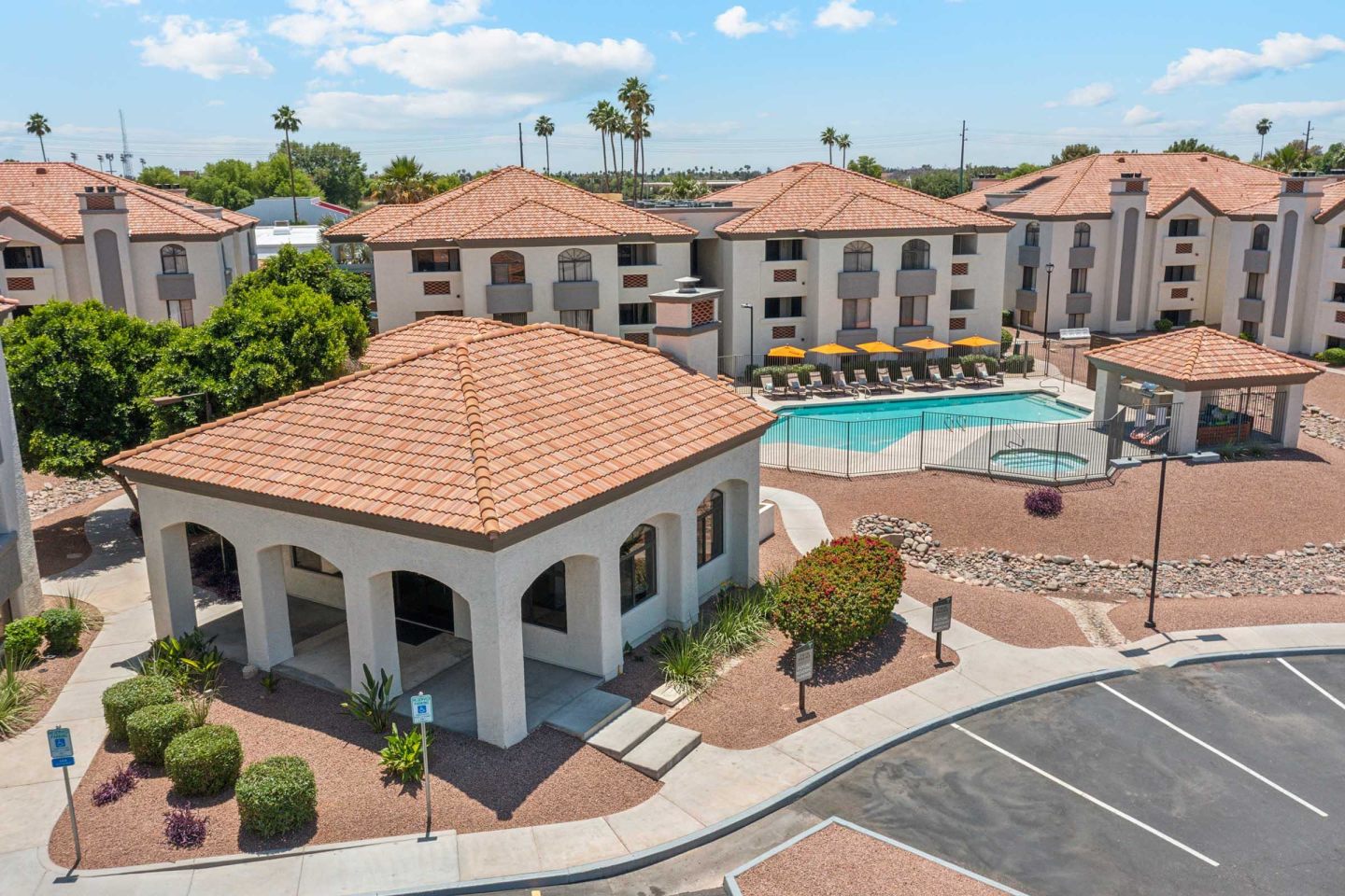 Twin Palms Image 41