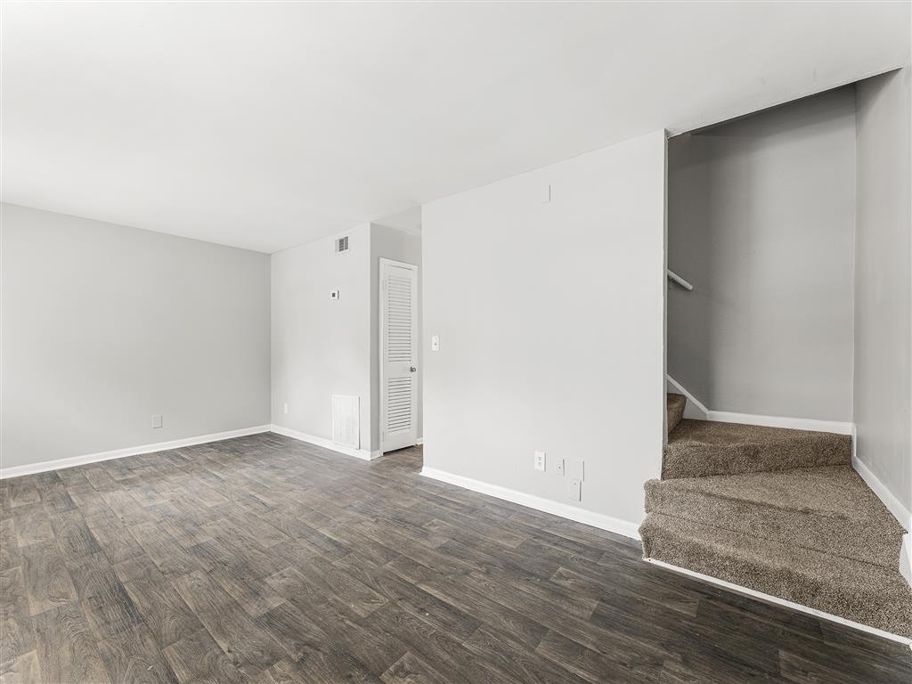 Pinewood Townhomes Image 13