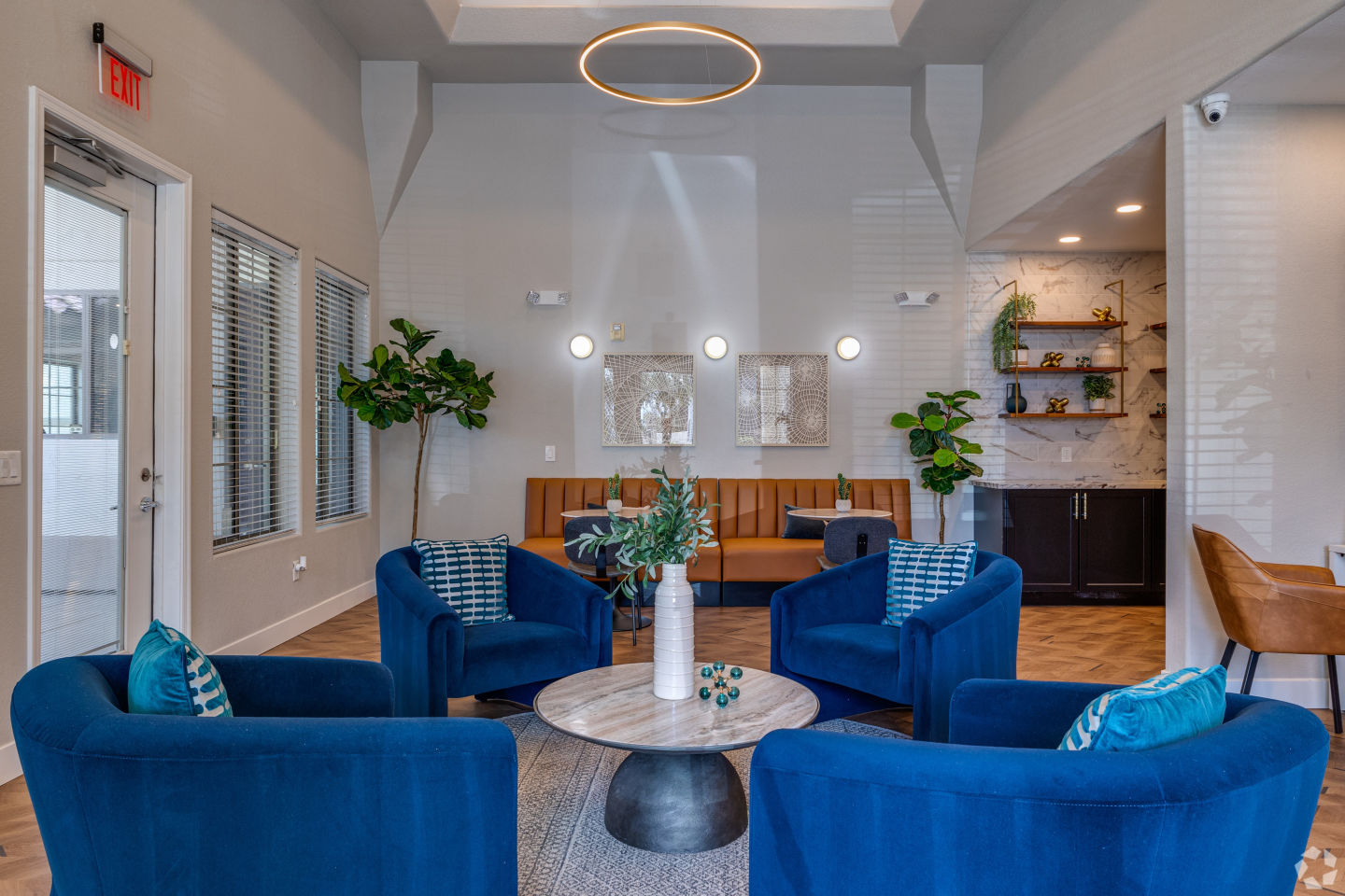 Del Mar Apartments Image 3
