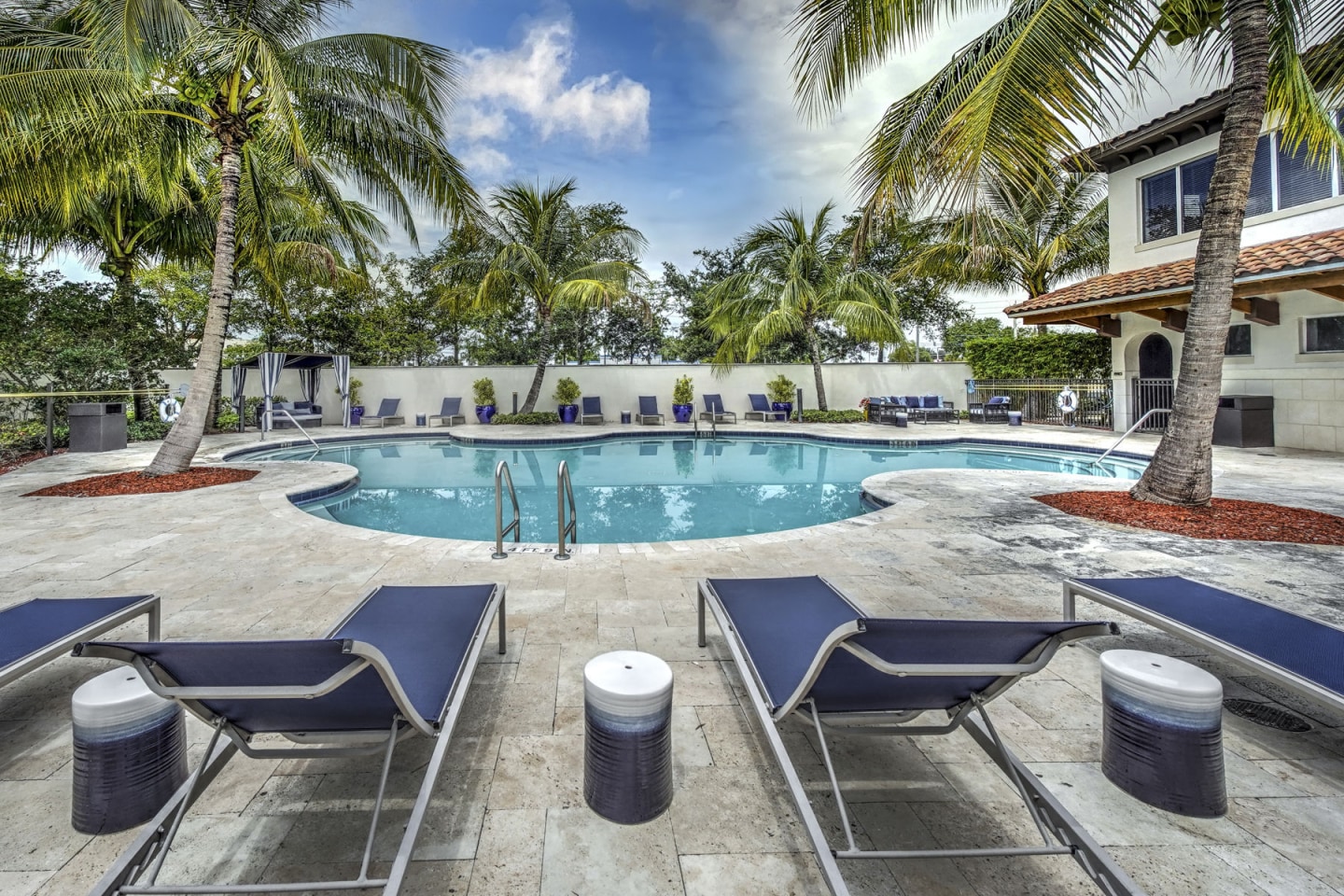 Solle Davie Luxury Apartments Image 3