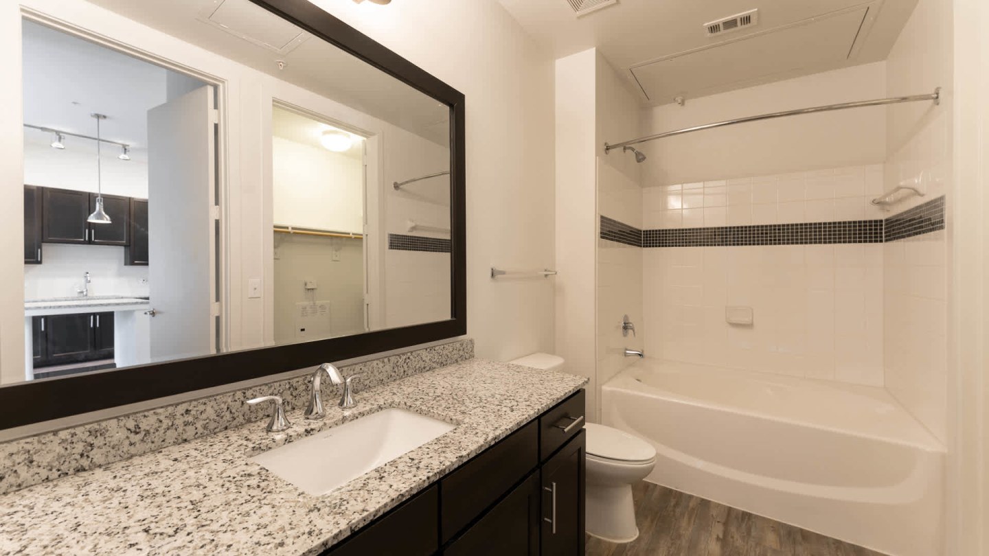 Crest at Park Central Apartments Image 30