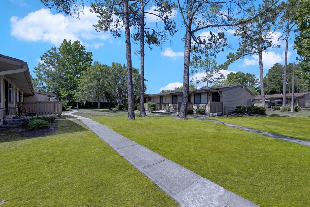 Pelican Pointe Apartments Image 12