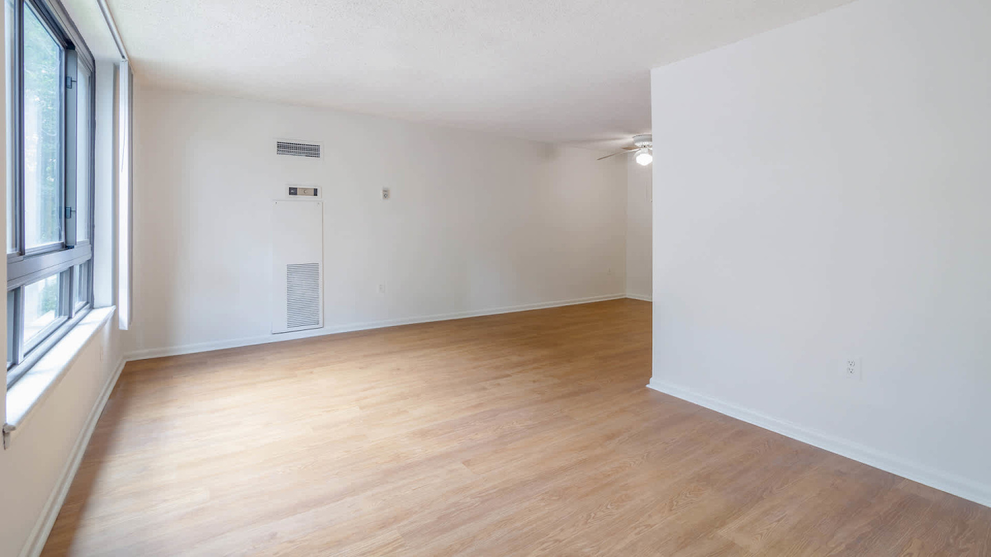Connecticut Heights Image 60