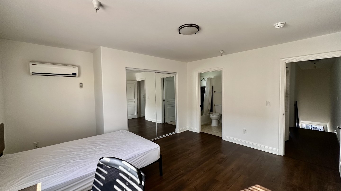 1360 W 24th Street Image 11