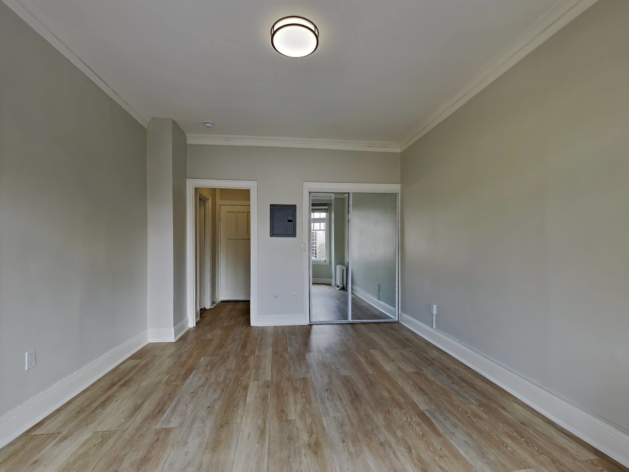305 Hyde St. Image 9