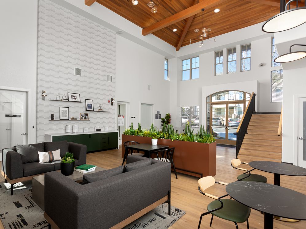 Avalon Oak Creek Image 19