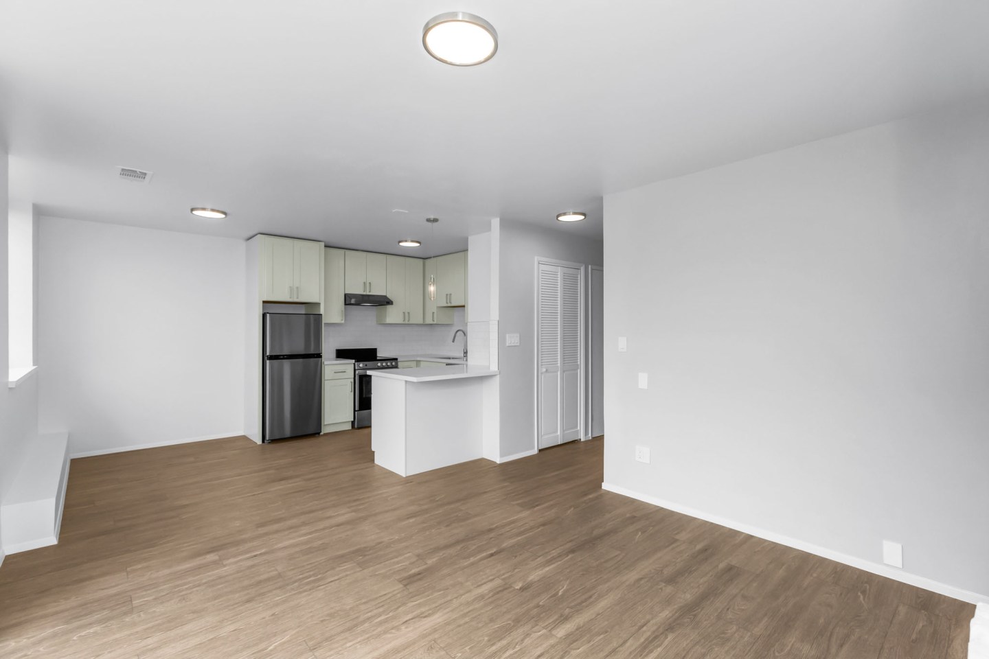 630 Grand View Ave Image 6