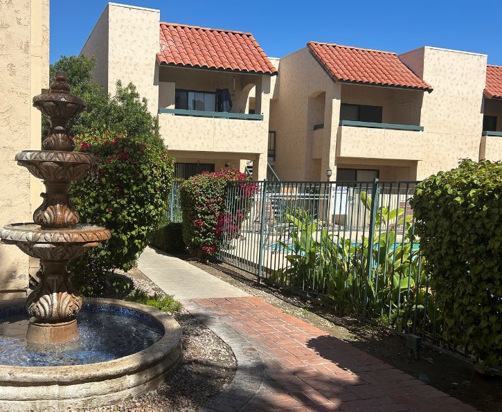Laurel Lane Image 7