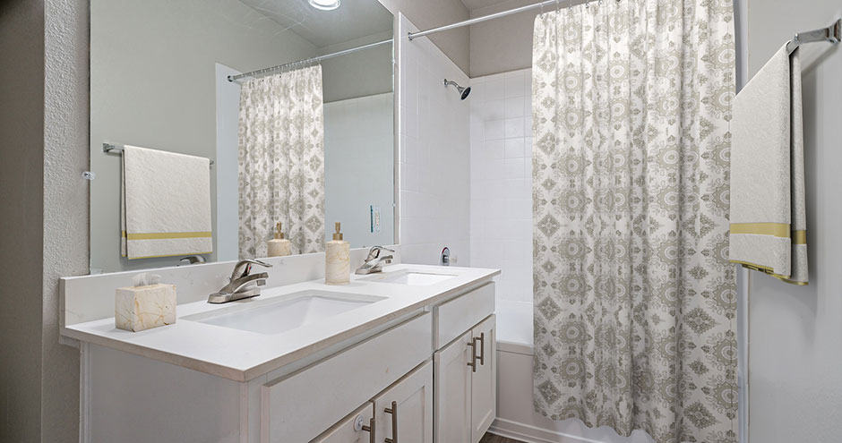 Bala Woods at Kingwood Apartments Image 8