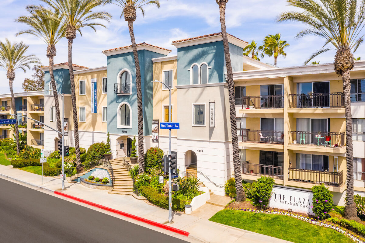 The Plaza at Sherman Oaks Image 8