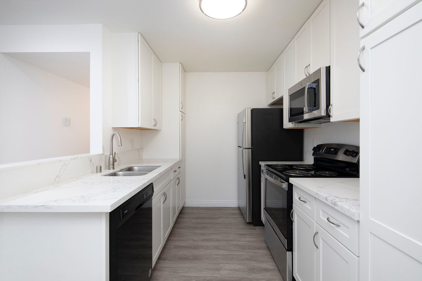 Mission Pacific Apartments Image 1
