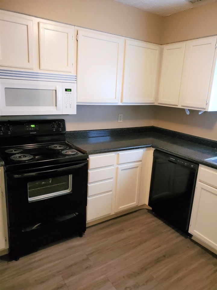 Hickory Grove Apartments Image 10